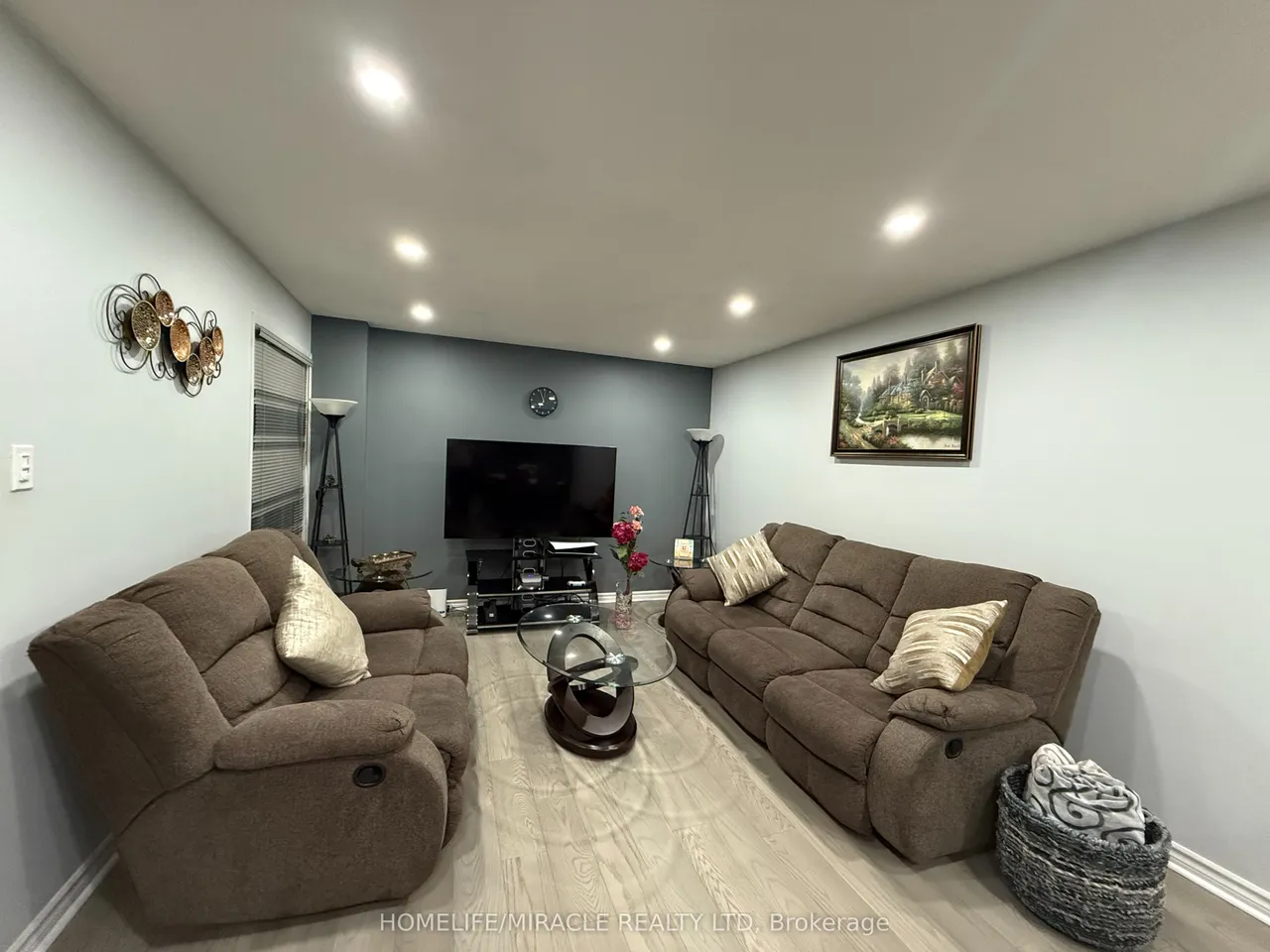 163 Mabley Crescent — photo 2