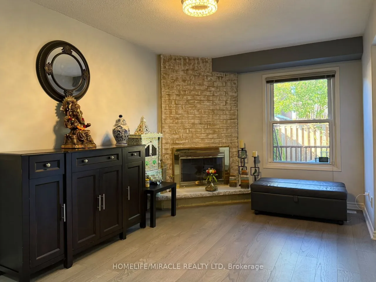 163 Mabley Crescent — photo 3