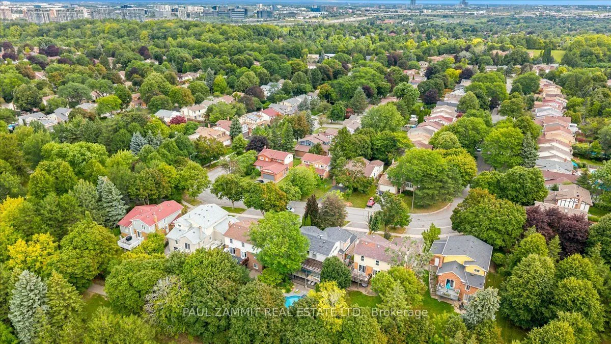 50 Breckonwood Crescent — photo 48