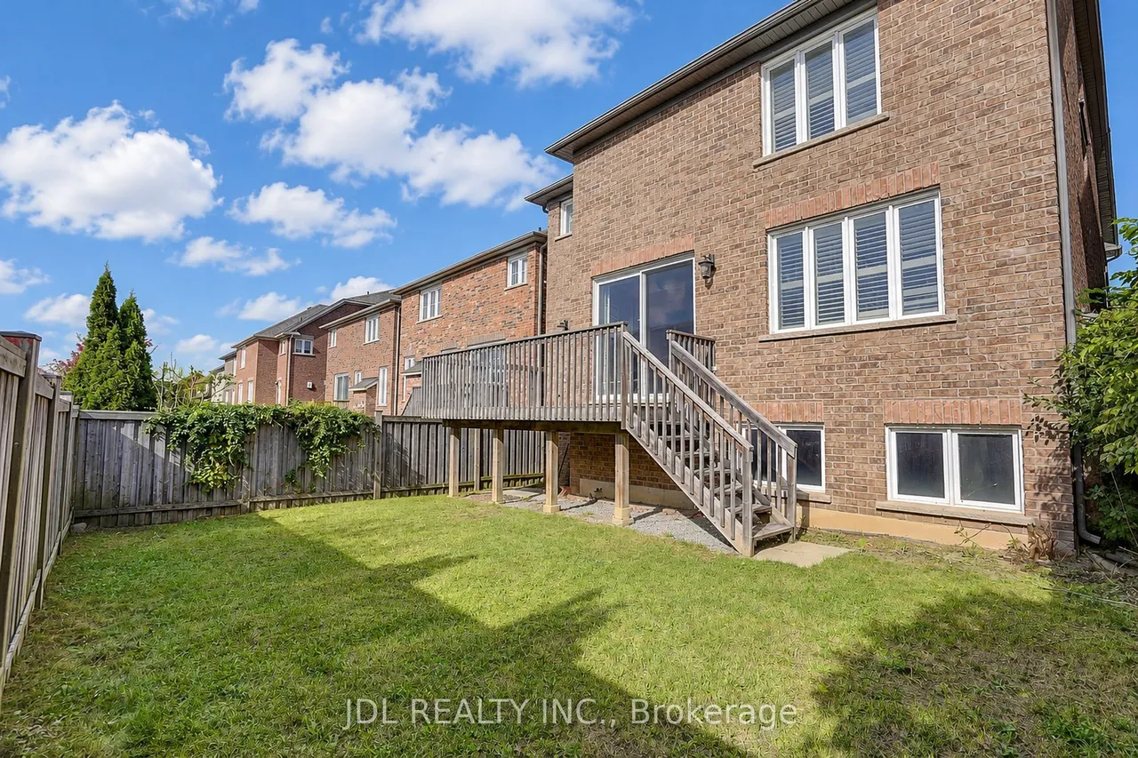 11 Herbert Wales Crescent — photo 50