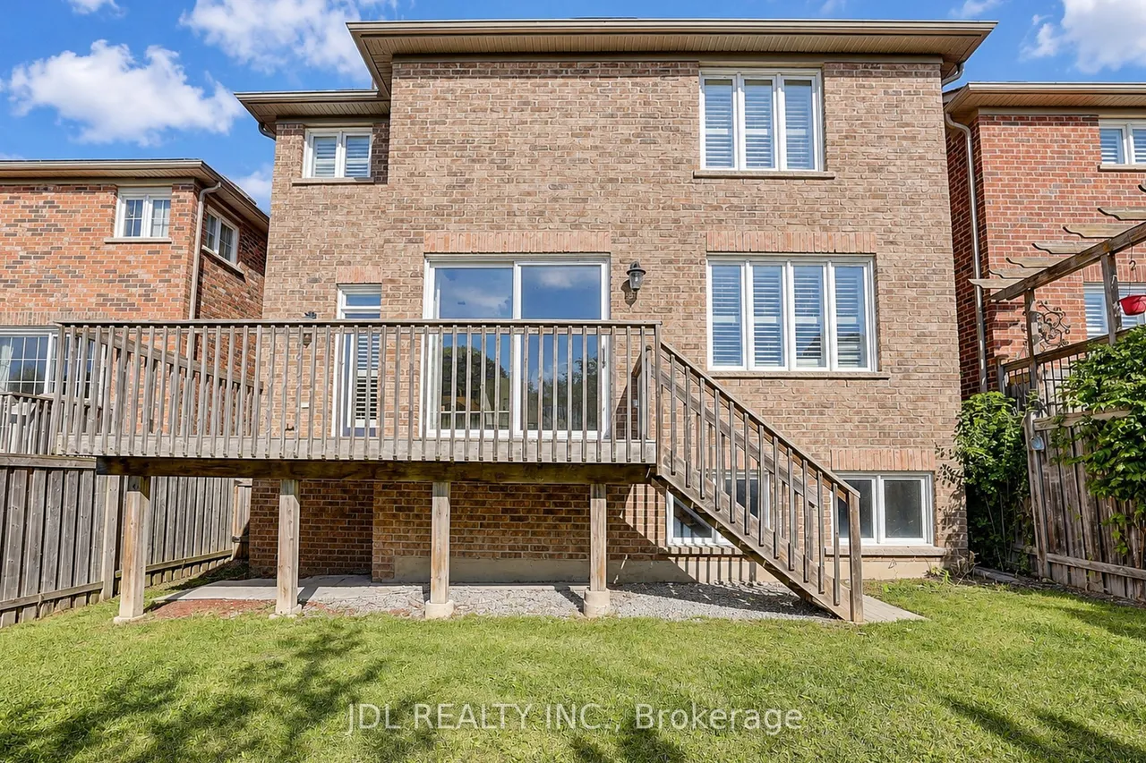 11 Herbert Wales Crescent — photo 49