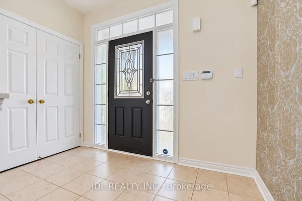 11 Herbert Wales Crescent — photo 2