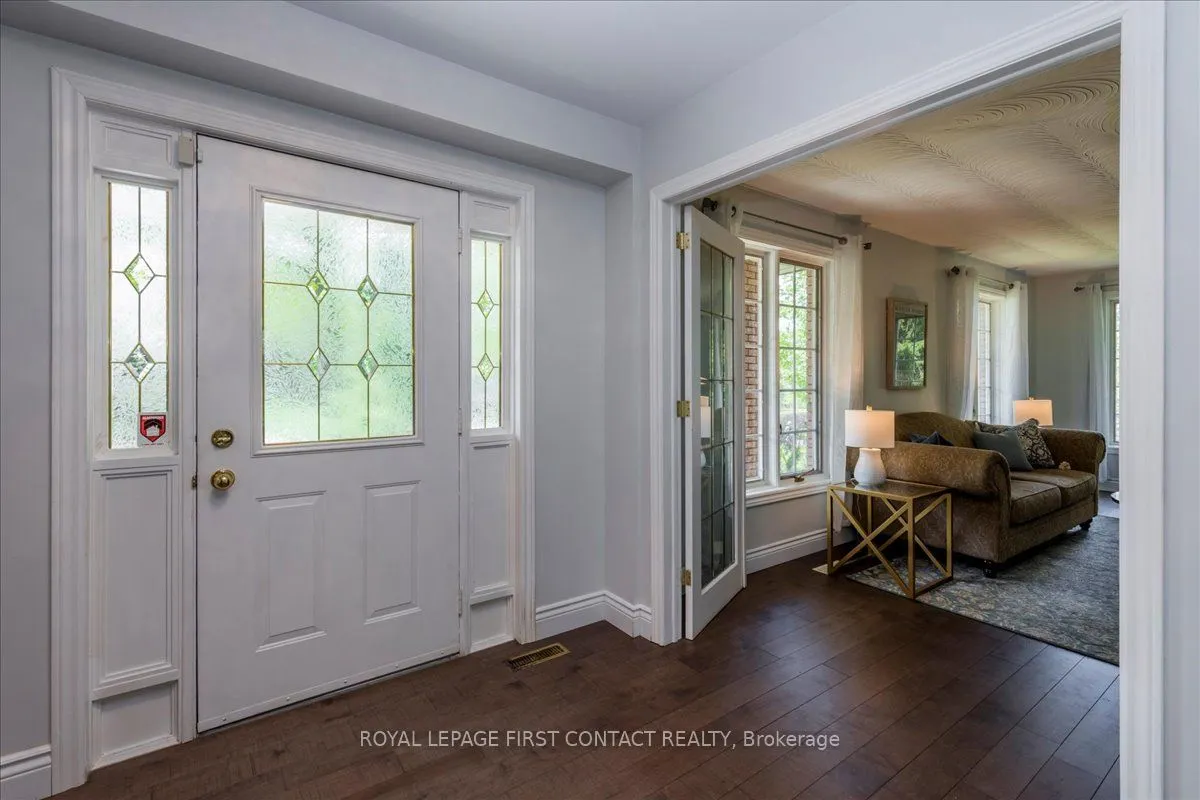 11 Forestwood Lane — photo 3