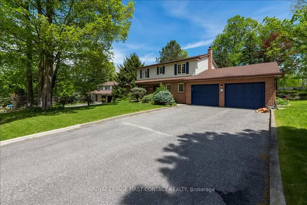 11 Forestwood Lane — photo 2
