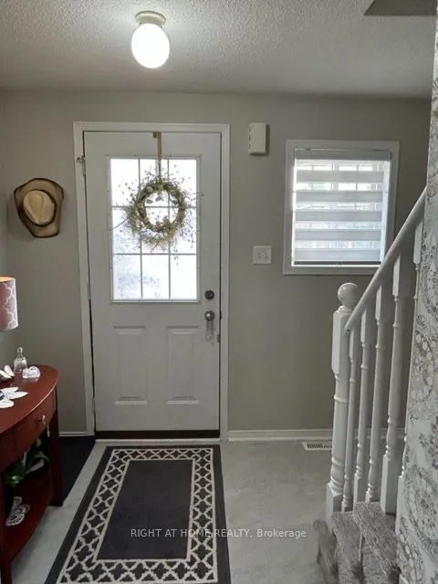 22 Lion's Gate Boulevard — photo 2
