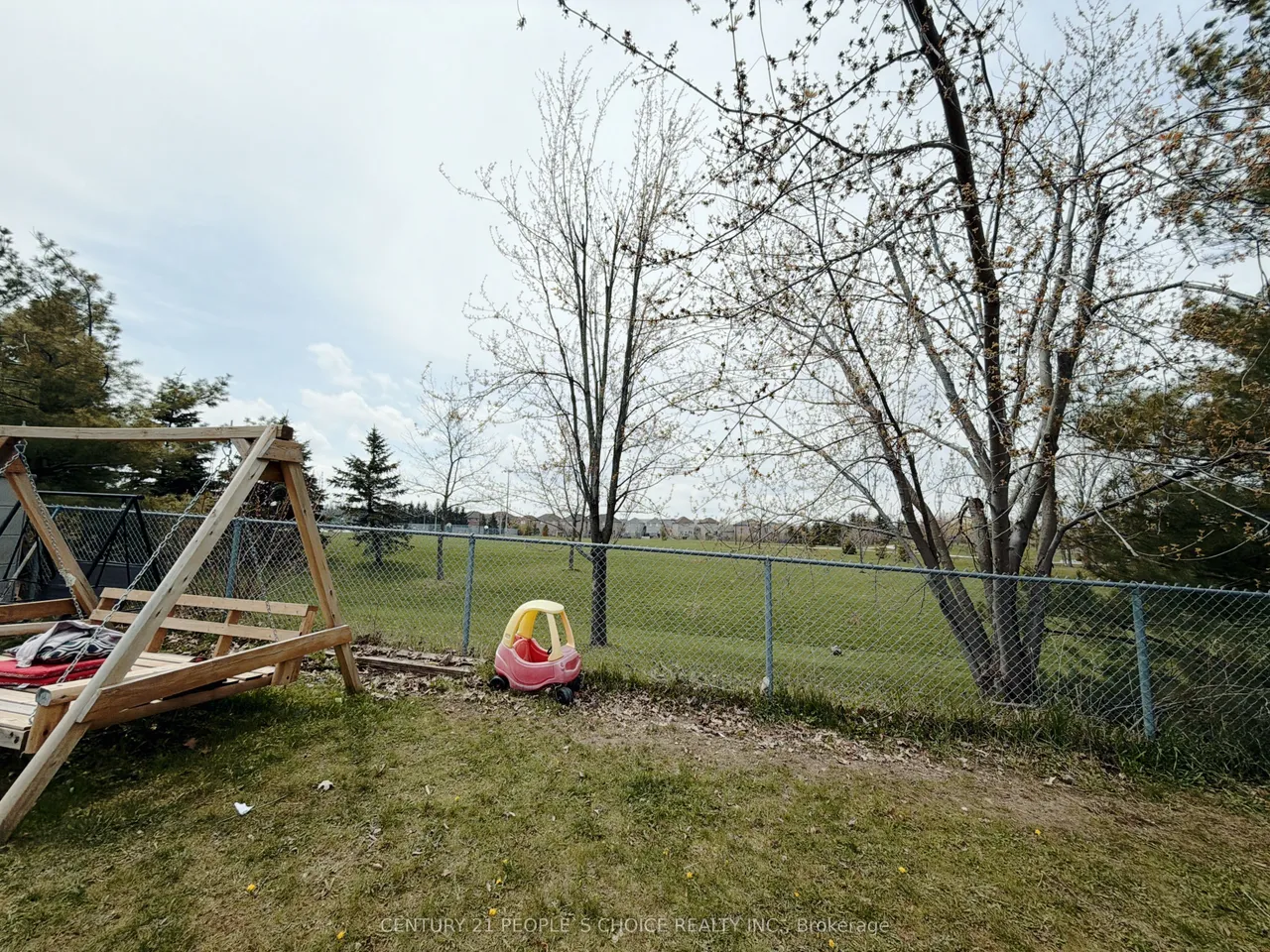 66 Michael Crescent — photo 48