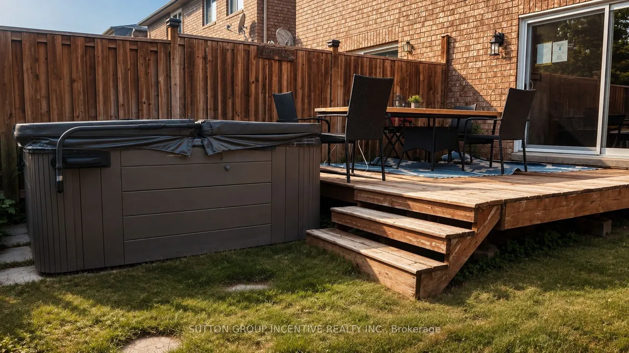 25 Lions Gate Boulevard — photo 17