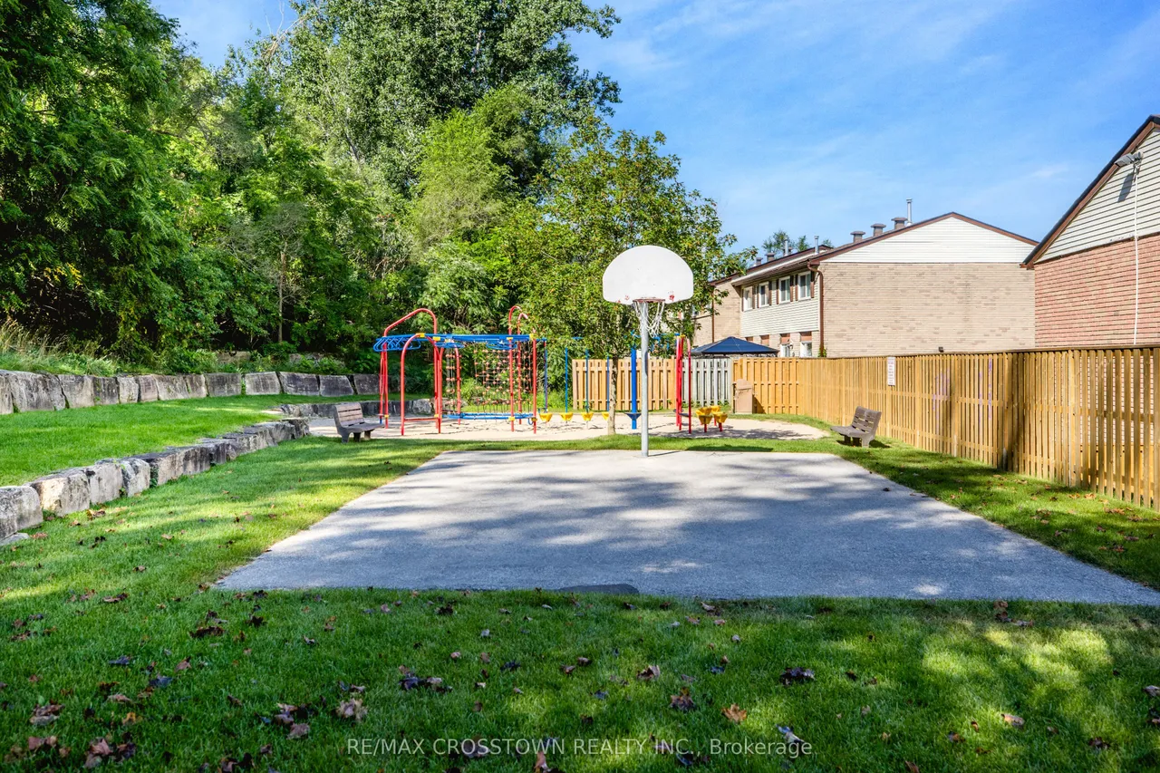 52 Adelaide Street — photo 45