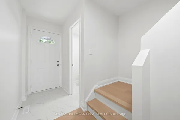 52 Adelaide Street — photo 2
