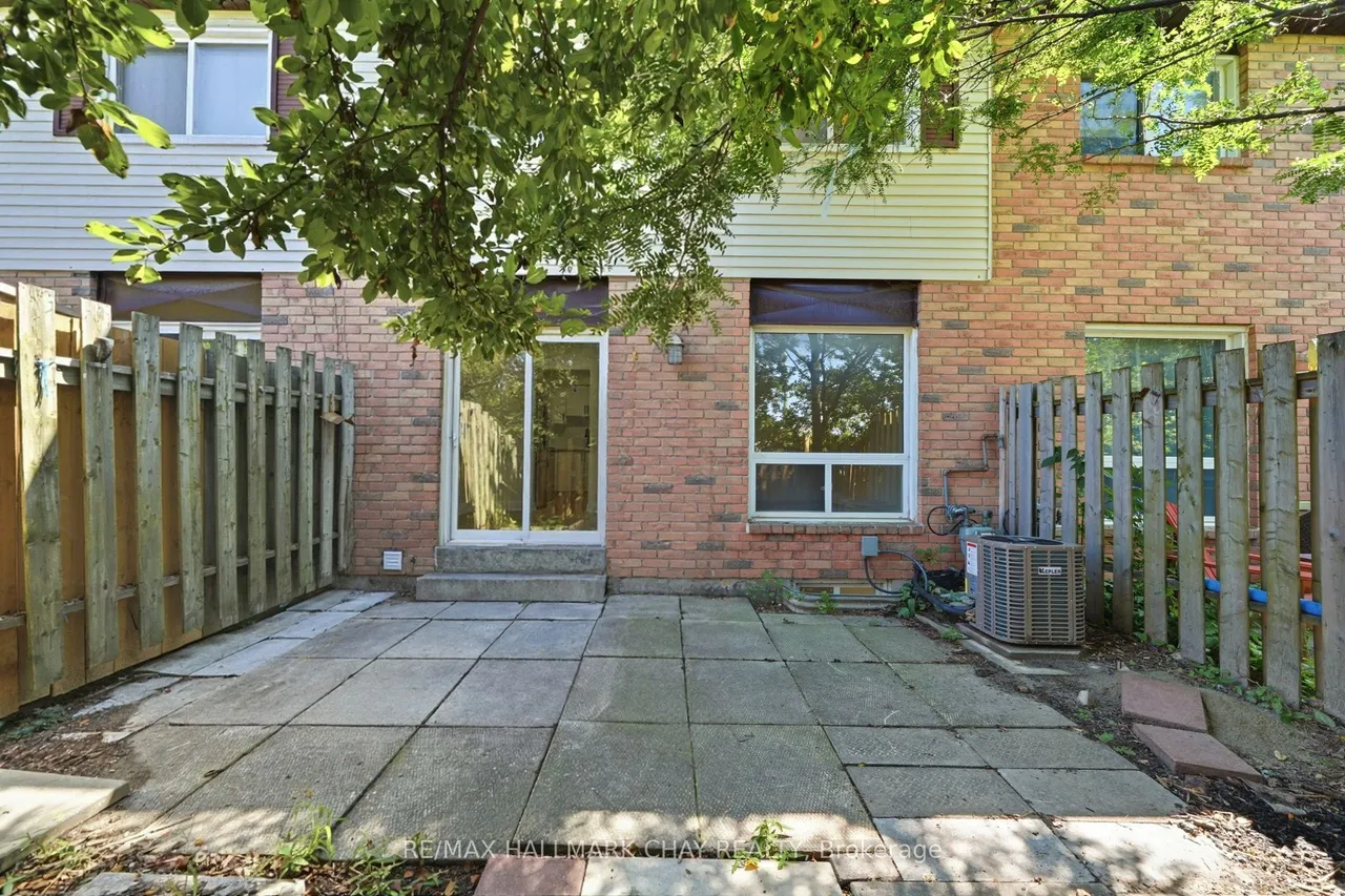 52 Adelaide Street — photo 25