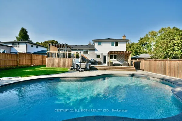 13 Clover Avenue — photo 2