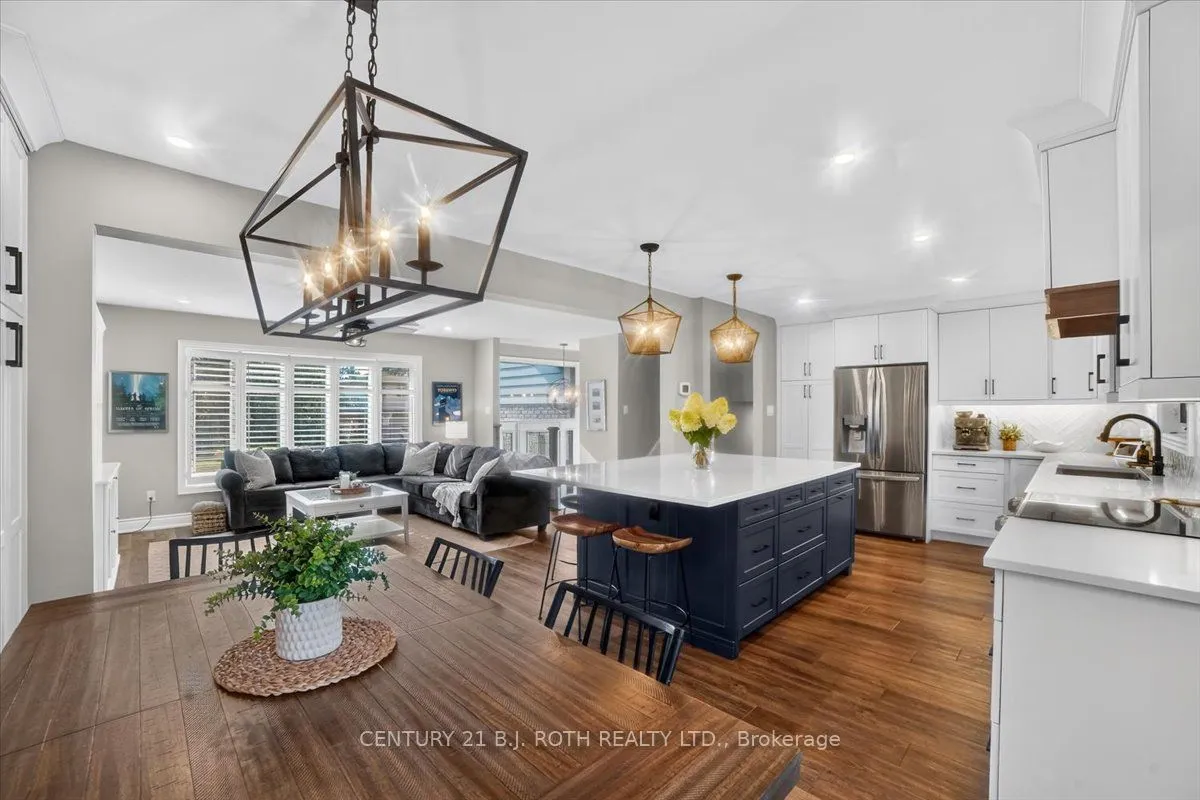 13 Clover Avenue — photo 3
