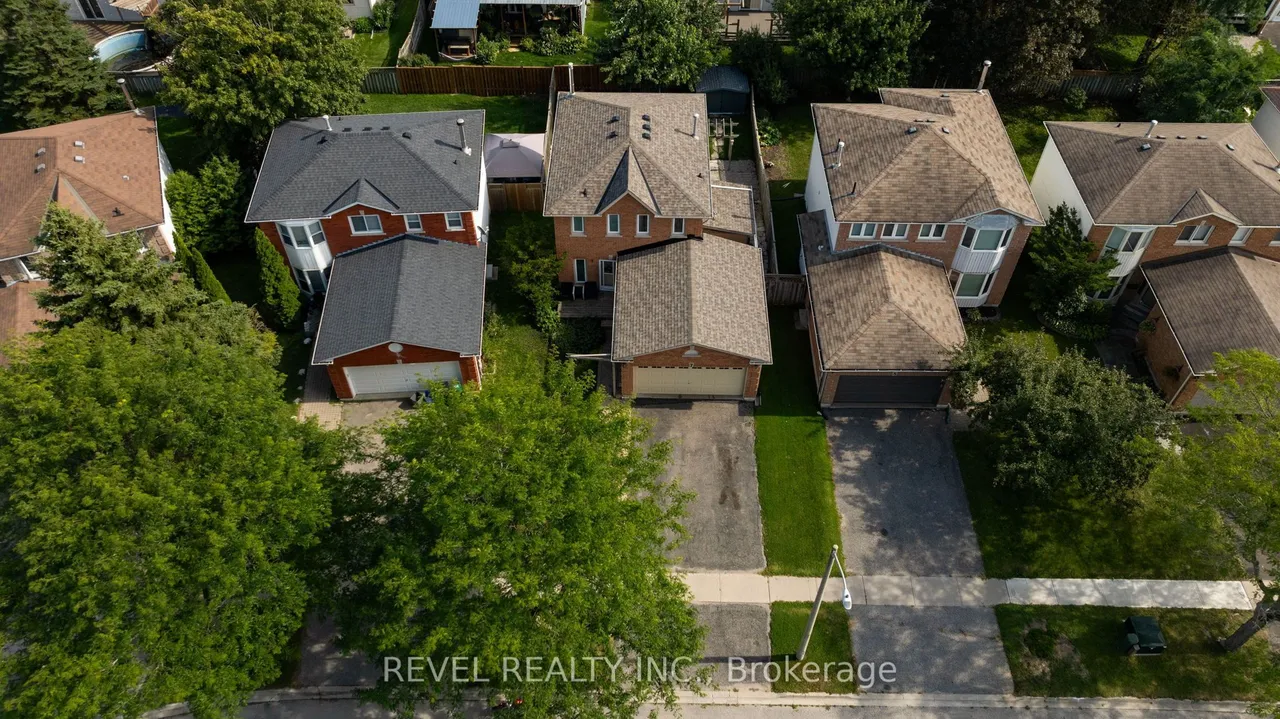 7 Penton Drive — photo 2