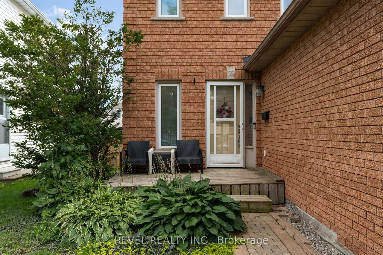 7 Penton Drive — photo 3