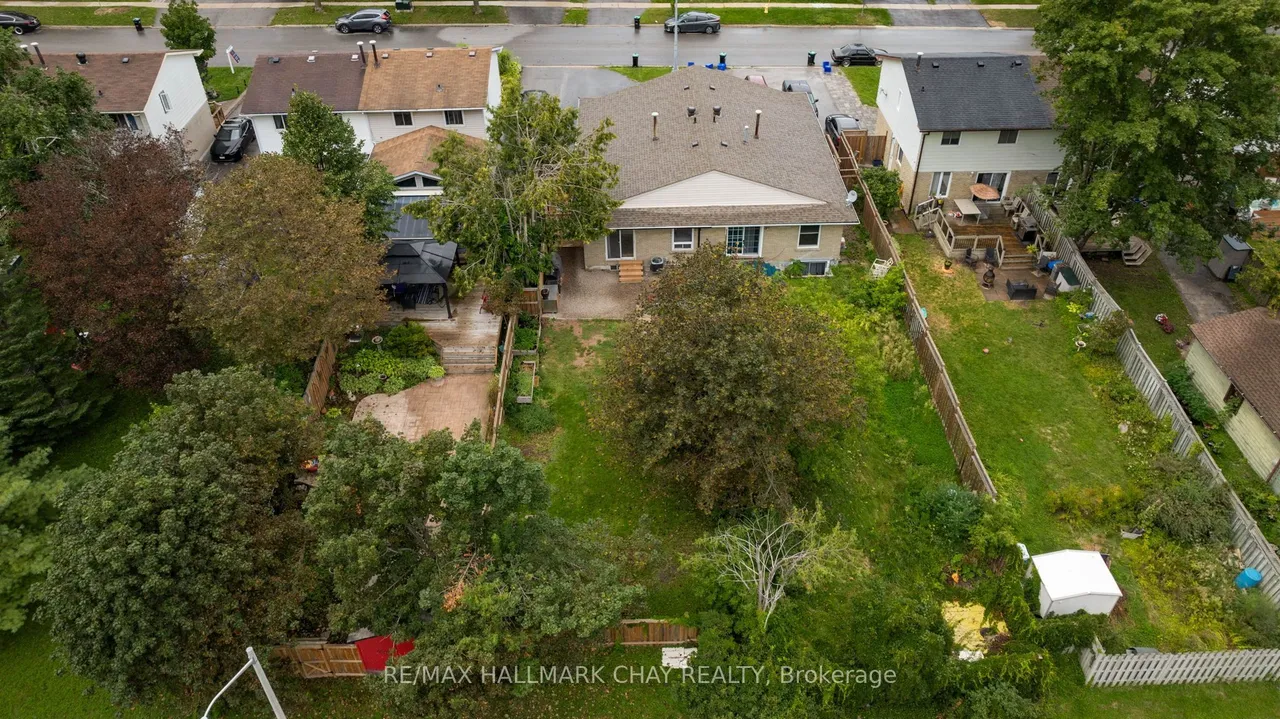 109 Daphne Crescent — photo 39