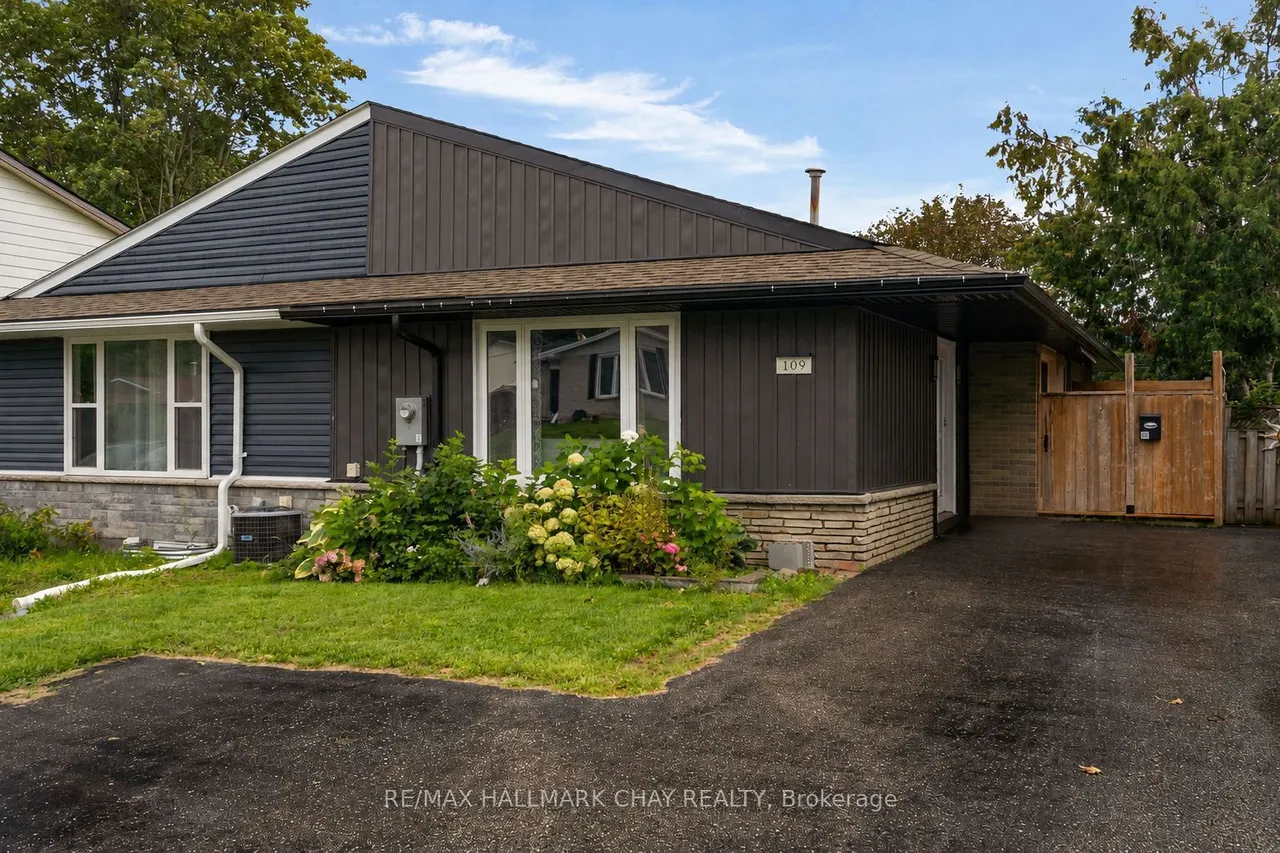109 Daphne Crescent — photo 2