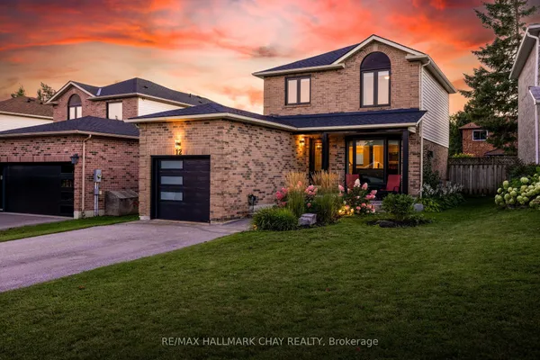 12 Grasett Crescent