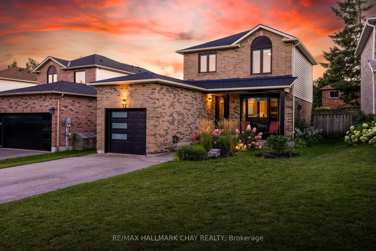 12 Grasett Crescent