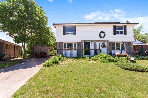 27 DAPHNE Crescent