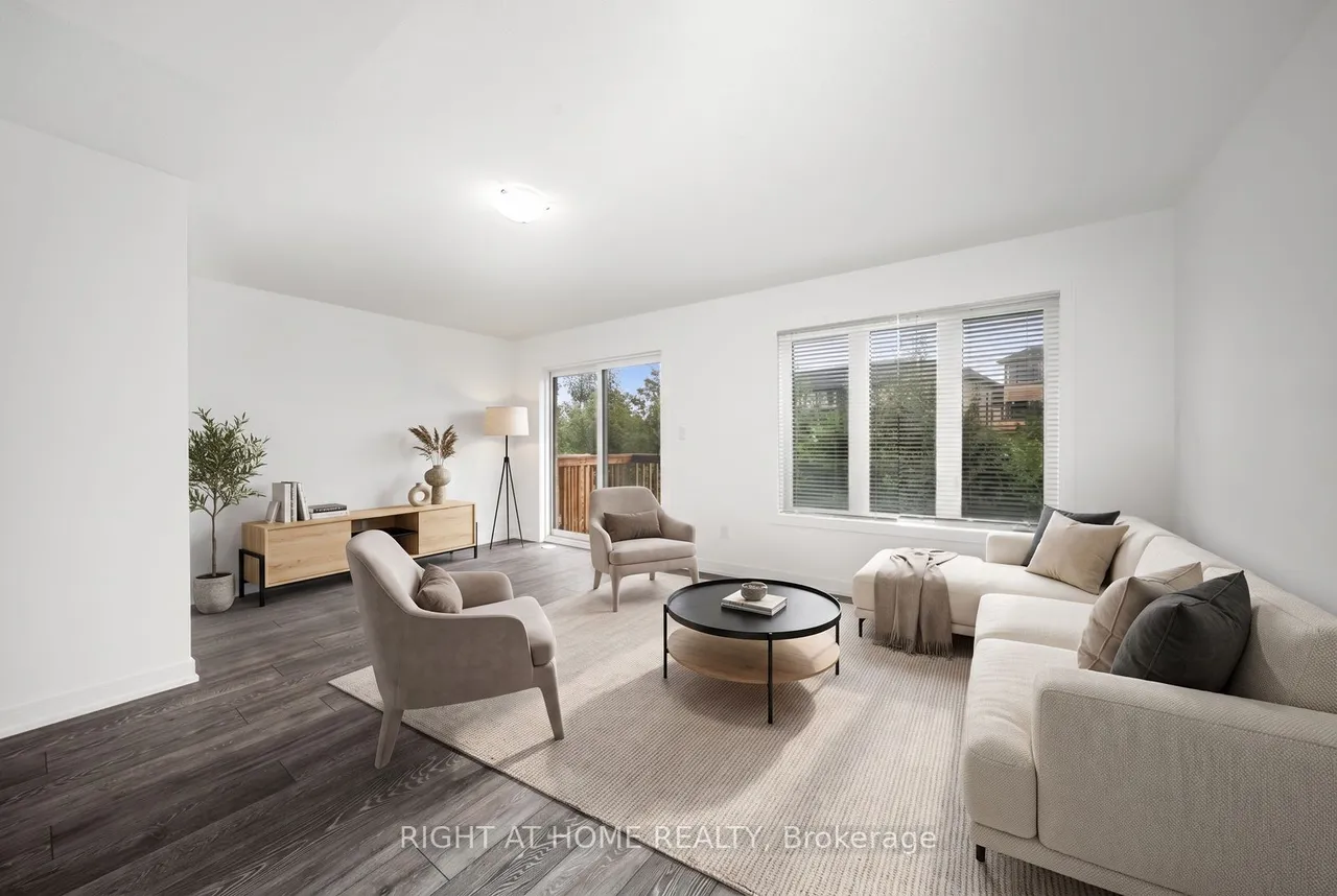 6 Blue Forest Crescent — photo 3