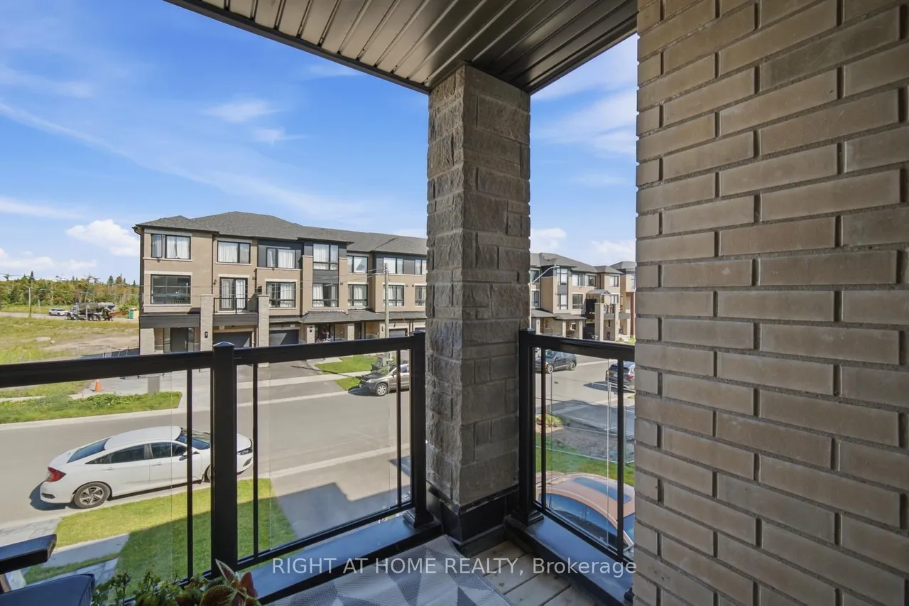 6 Blue Forest Crescent — photo 38