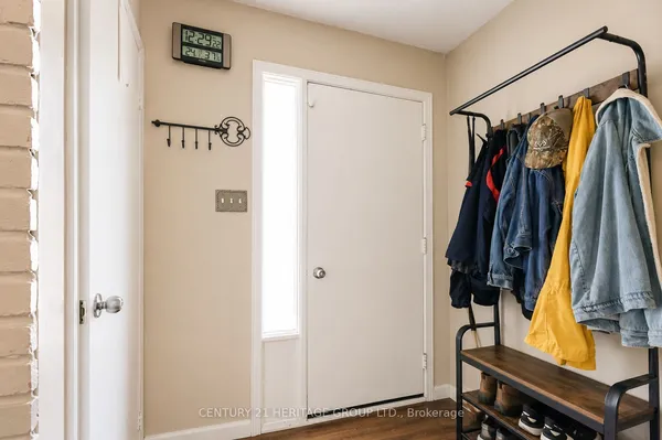85 Chaucer Crescent — photo 2