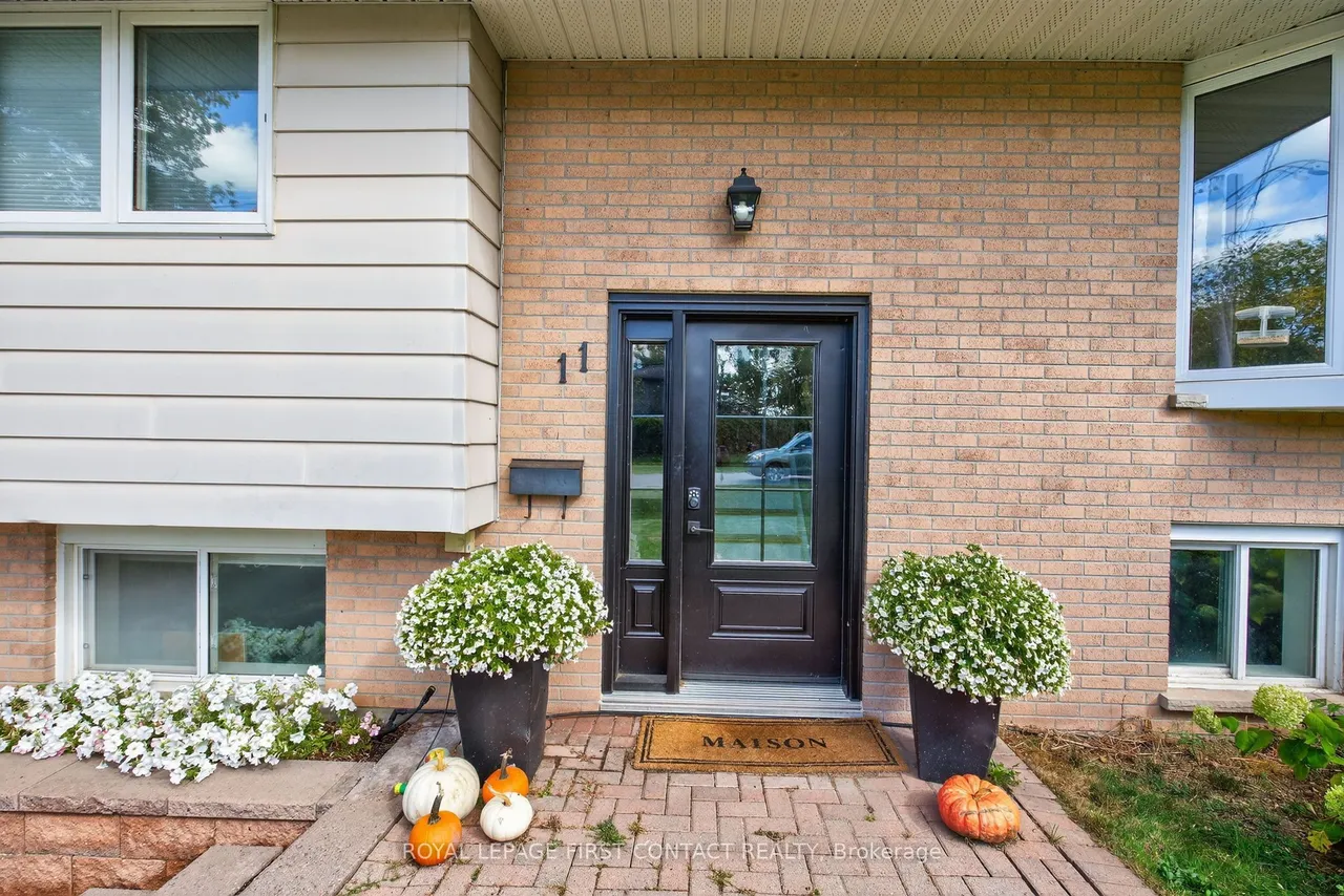 11 MacLaren Avenue — photo 2