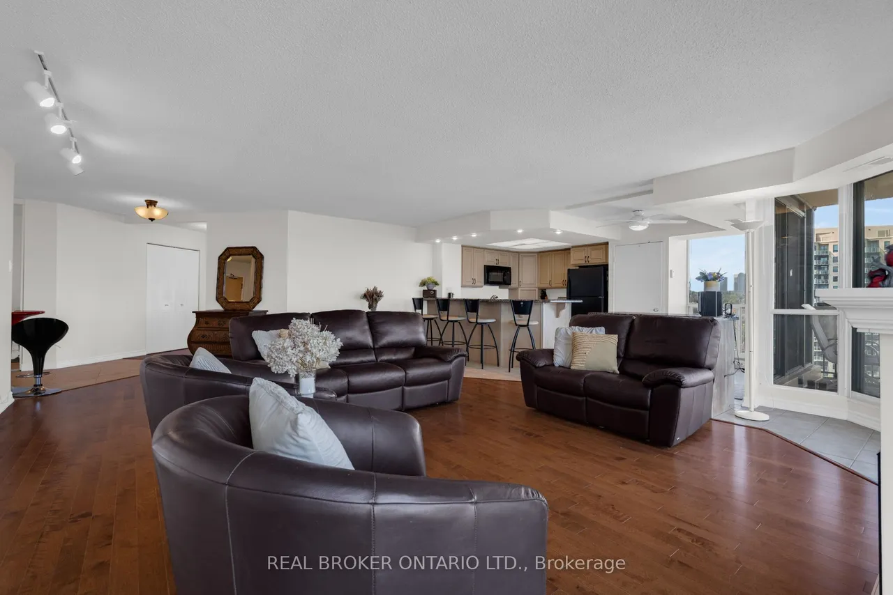 65 Ellen Street — photo 3