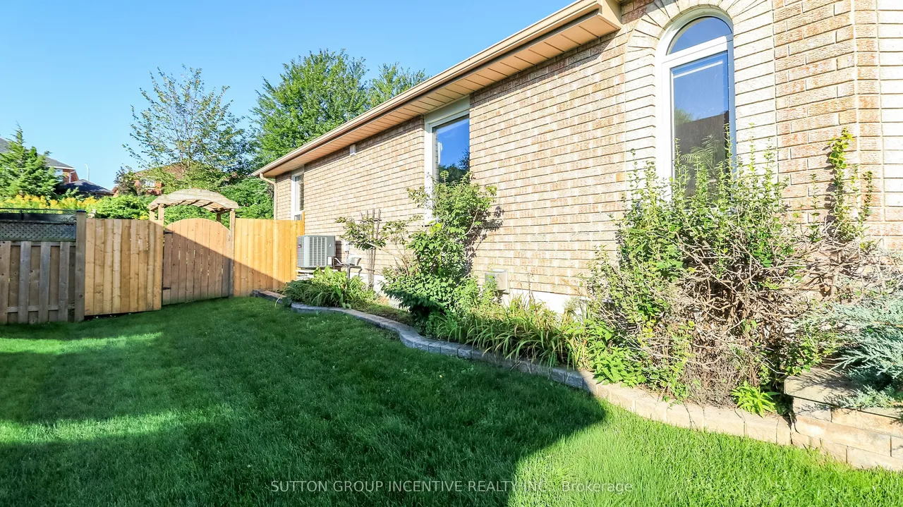 28 Brookfield Crescent — photo 20
