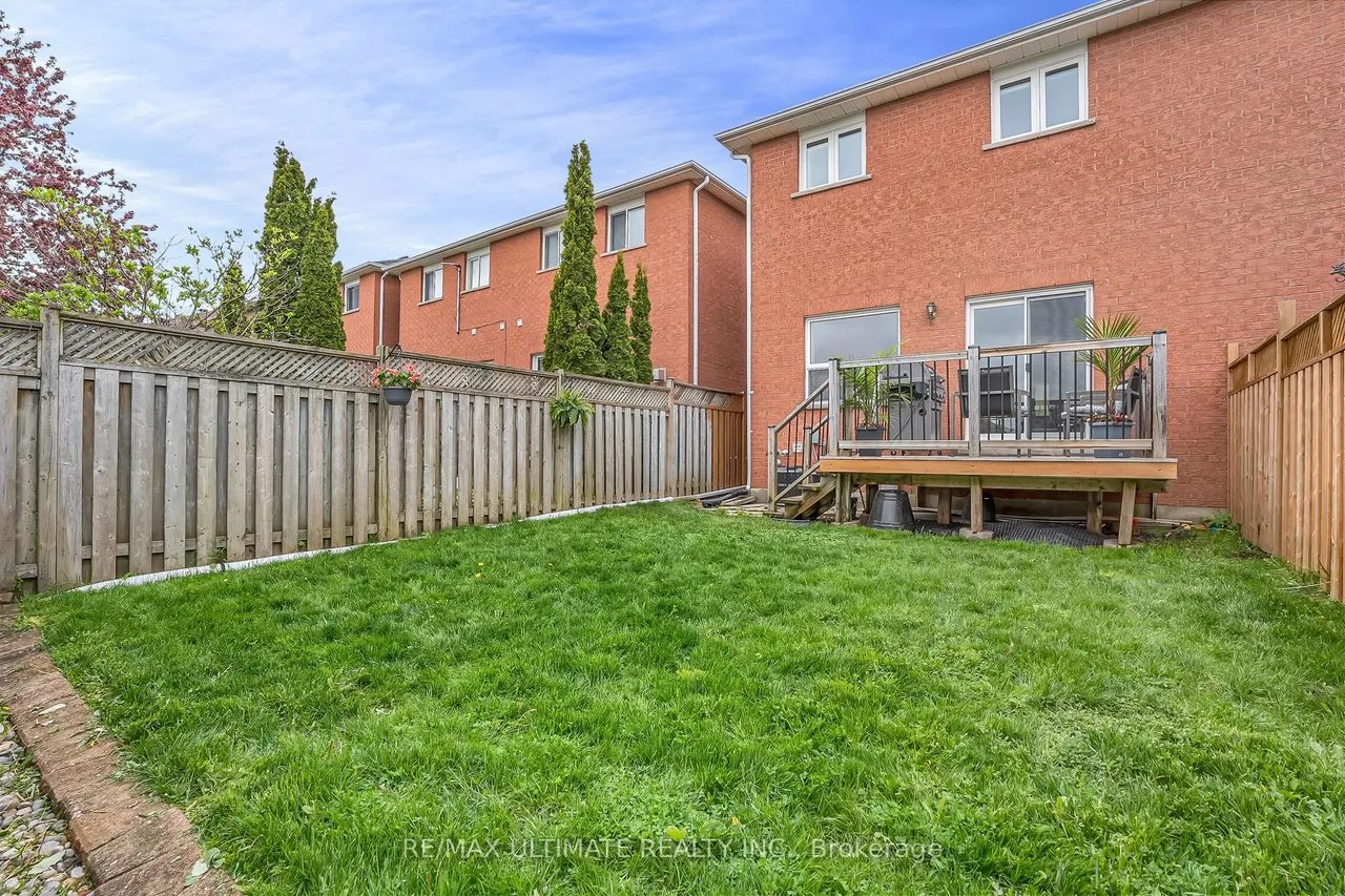96 Bruce Crescent — photo 42