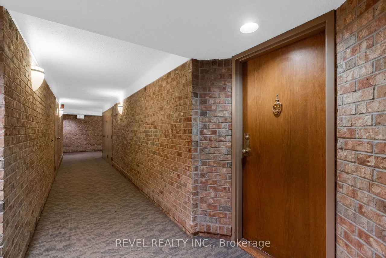 181 COLLIER Street — photo 3