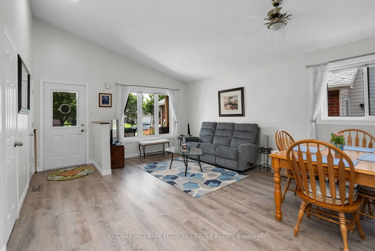 18 Draper Crescent — photo 3