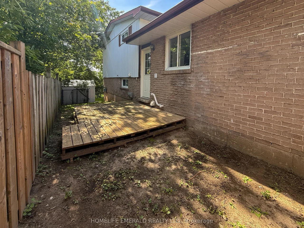 131 Cundles Road E — photo 45