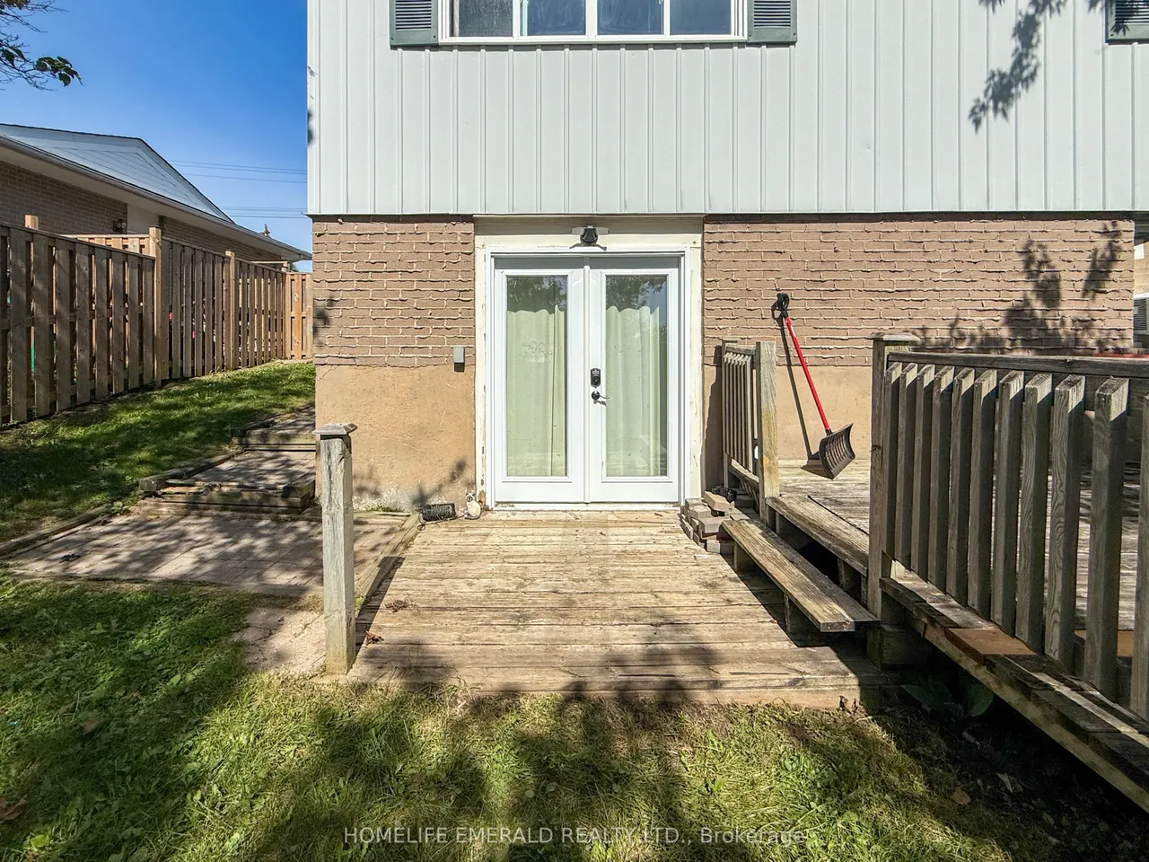 131 Cundles Road E — photo 3