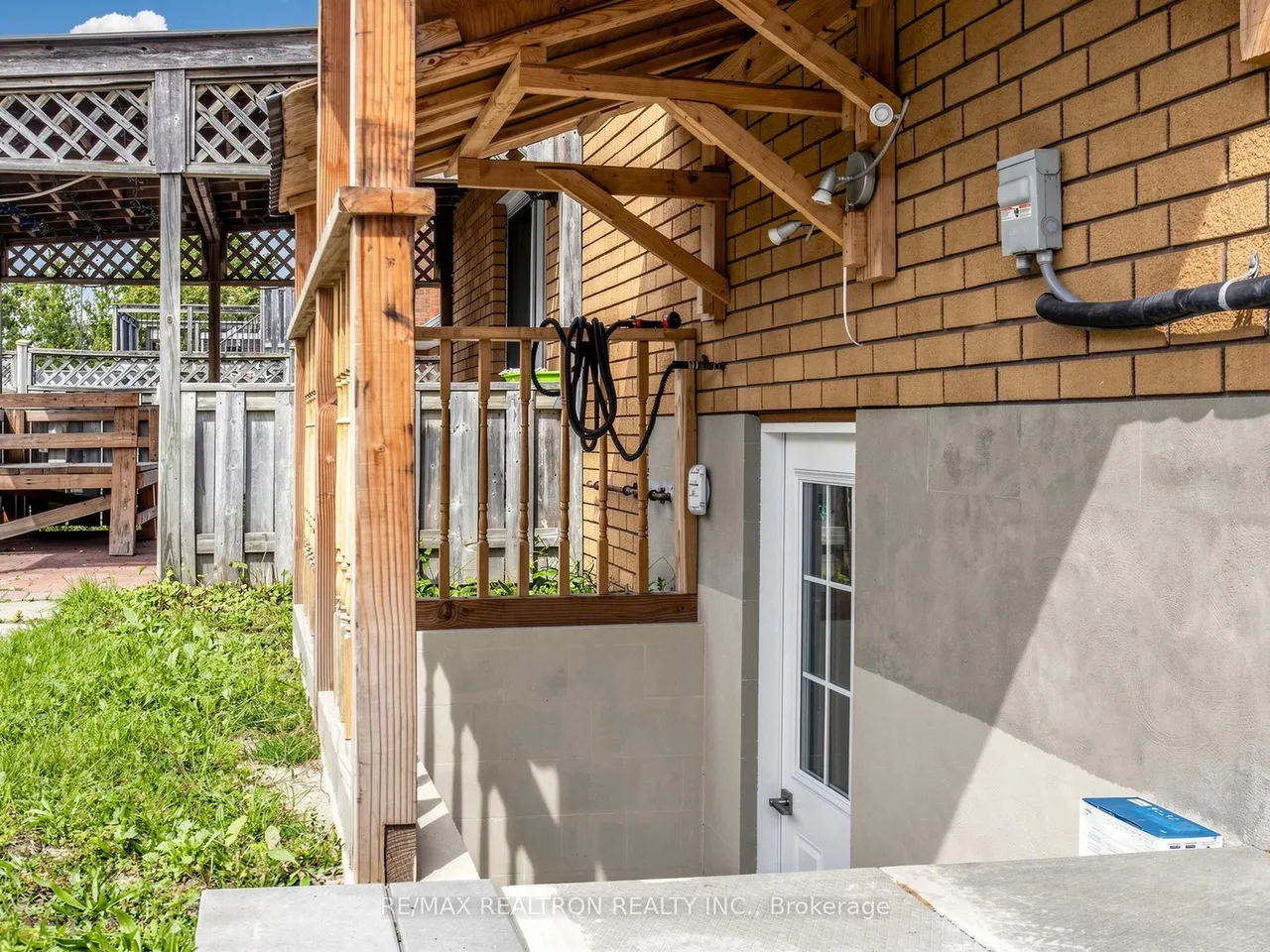 101 Chieftain Crescent — photo 50