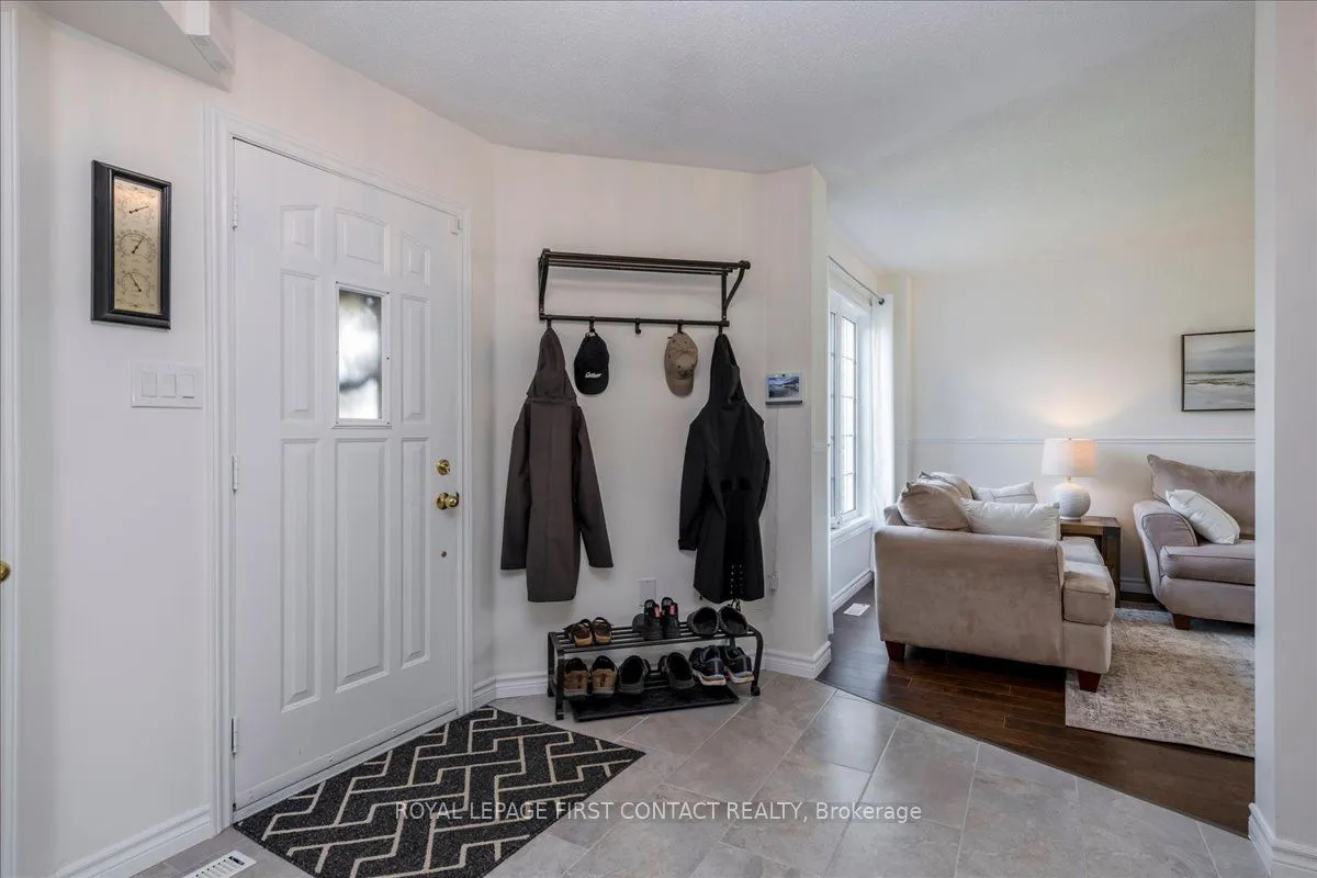 15 Sherwood Court — photo 3