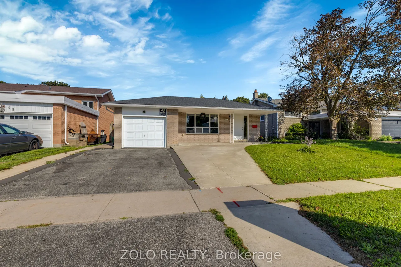 43 Davies Crescent — photo 2
