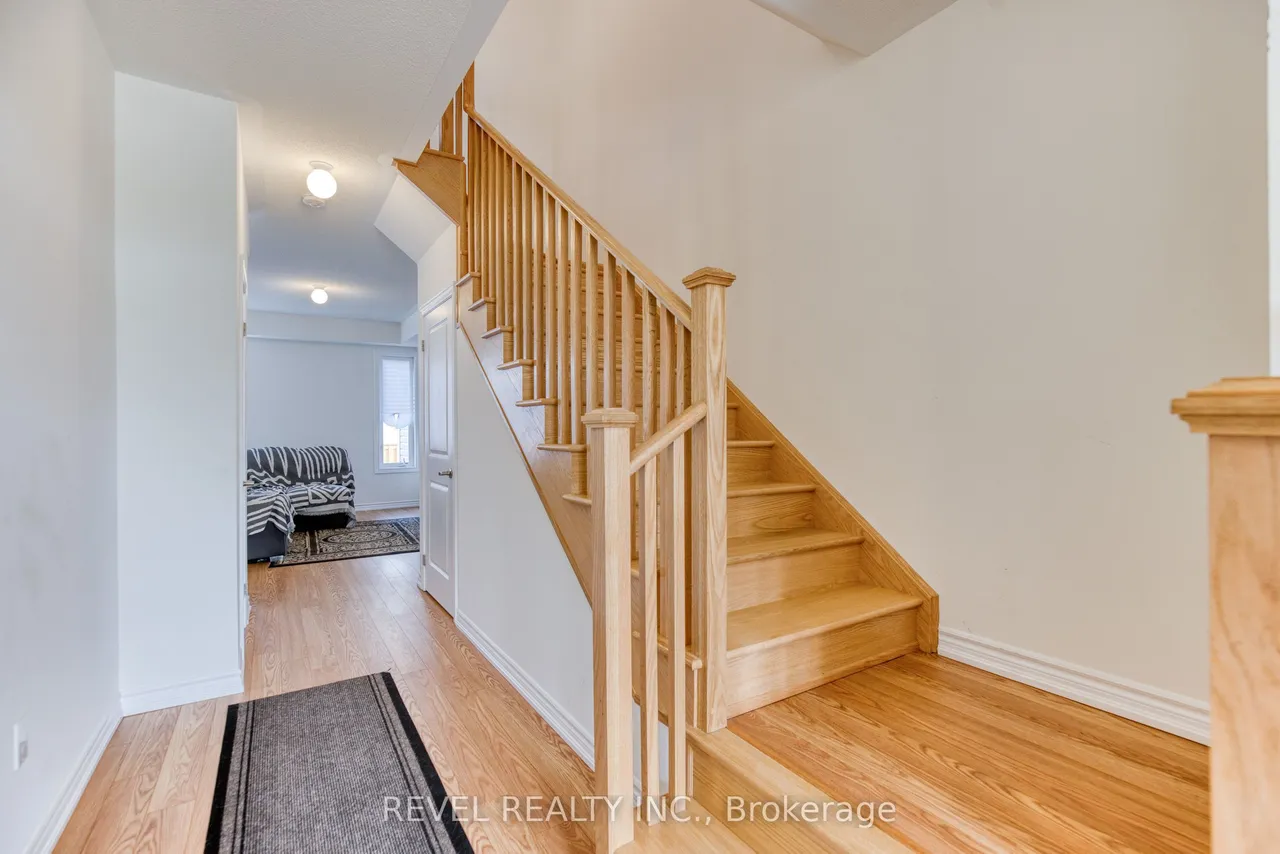 12 Hylton Drive — photo 2