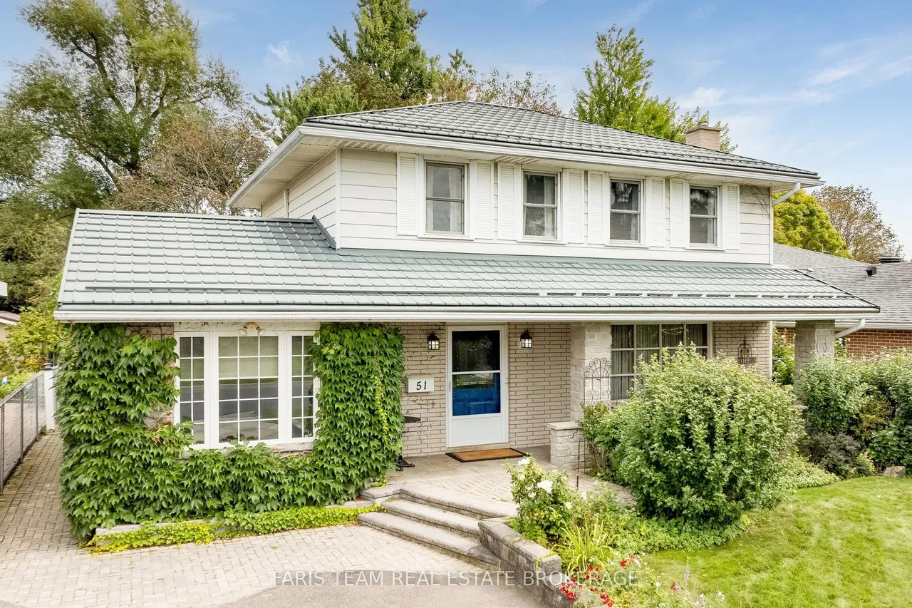 51 Davies Crescent