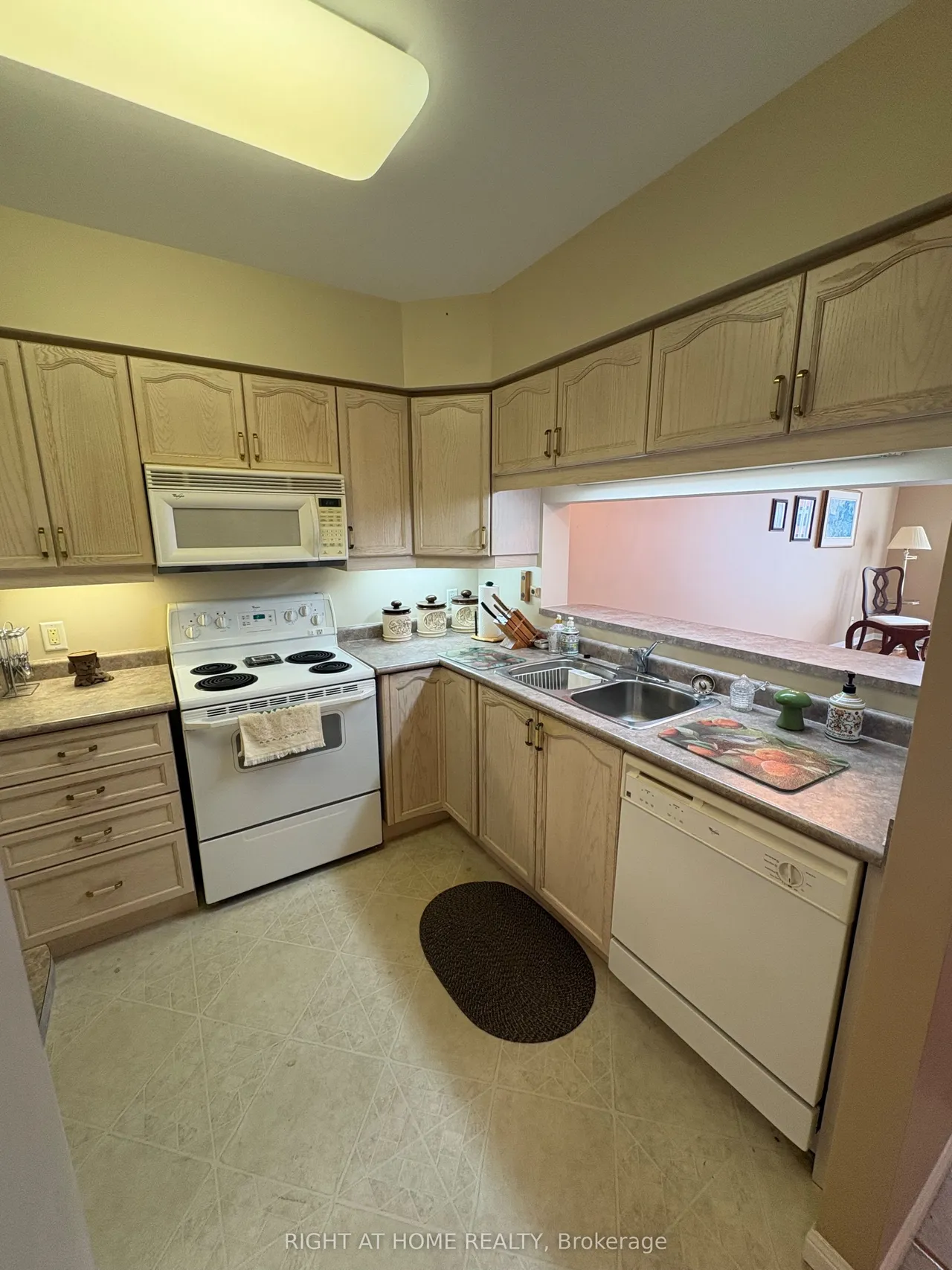 90 Dean Avenue — photo 2