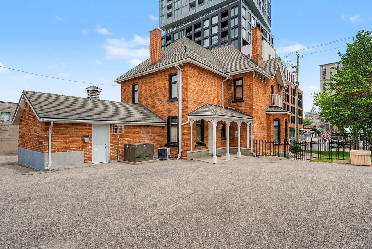 30 Mary Street — photo 17