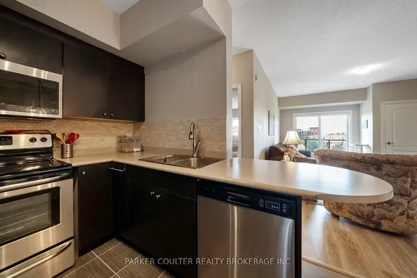 720 Yonge Street — photo 2