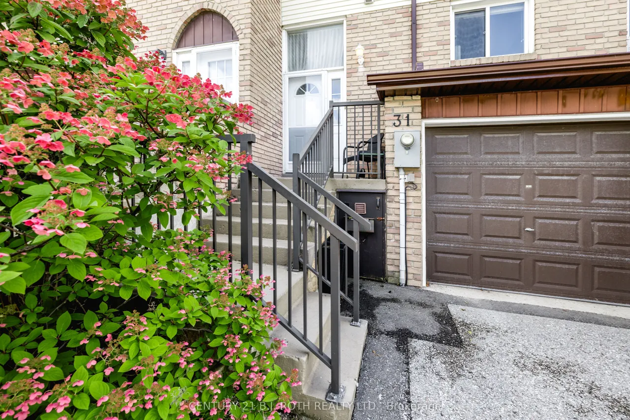 52 Adelaide Street — photo 2