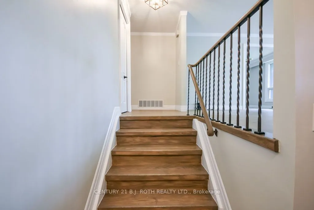118 Marshall Street — photo 3