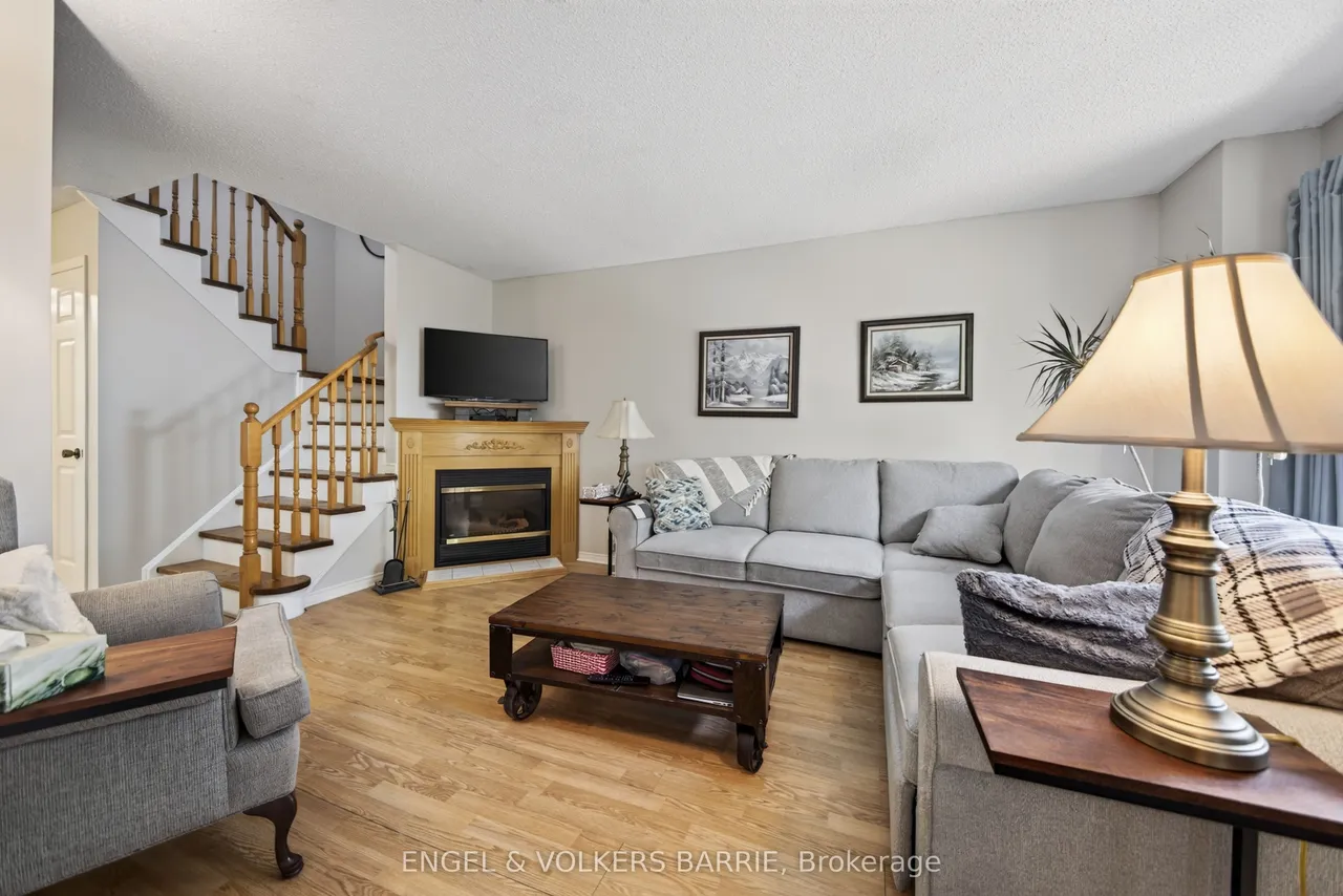 78 Wallace Drive — photo 3