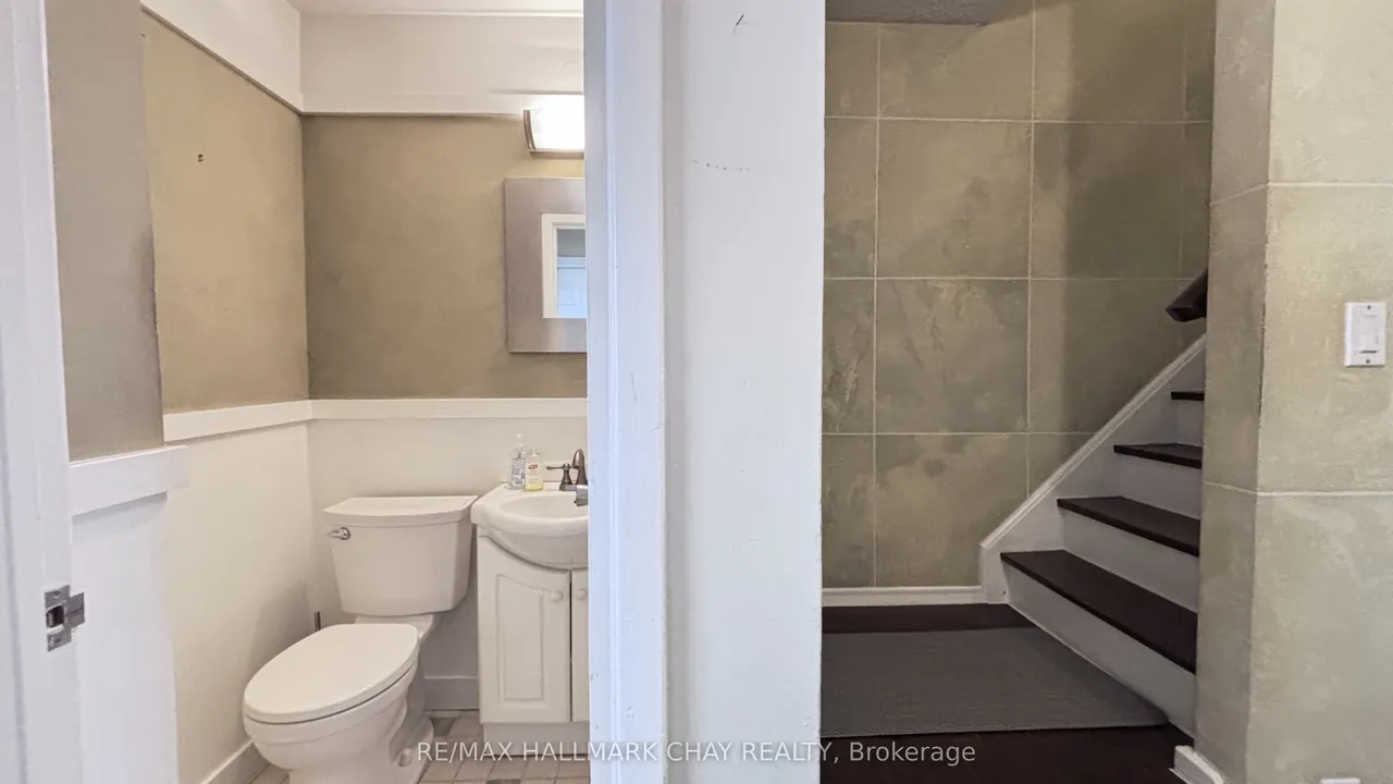 28 Donald Street — photo 3