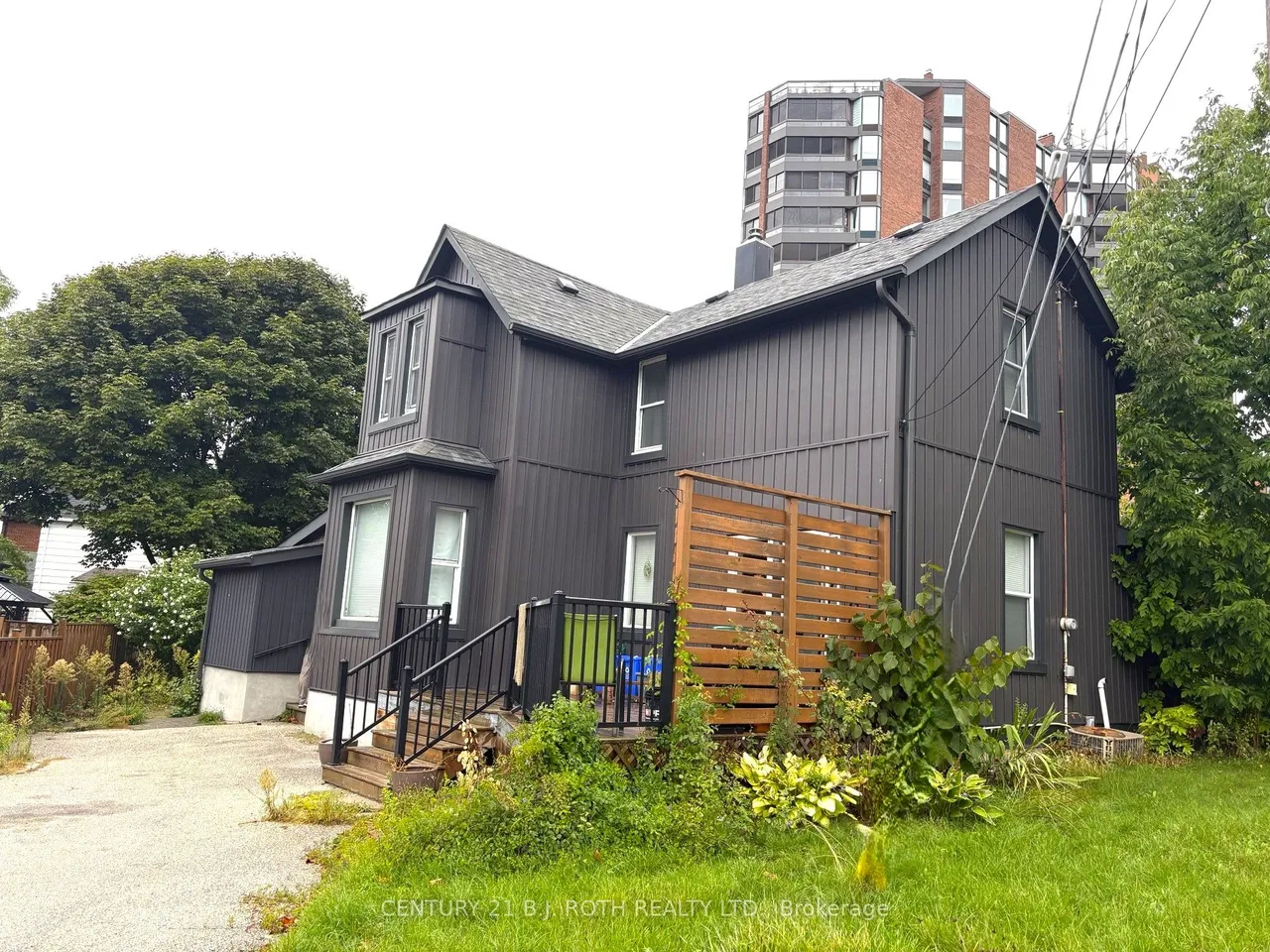 253 Dunlop Street E — photo 2
