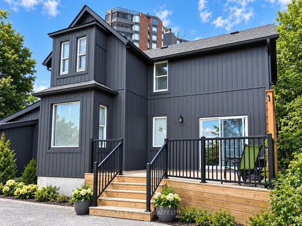 253 Dunlop Street E