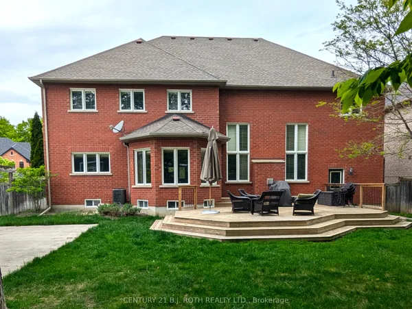 38 Camelot Square — photo 2