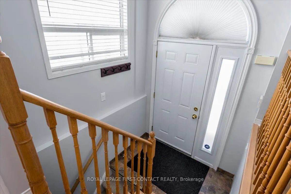 36 CHURCHLAND Drive — photo 3